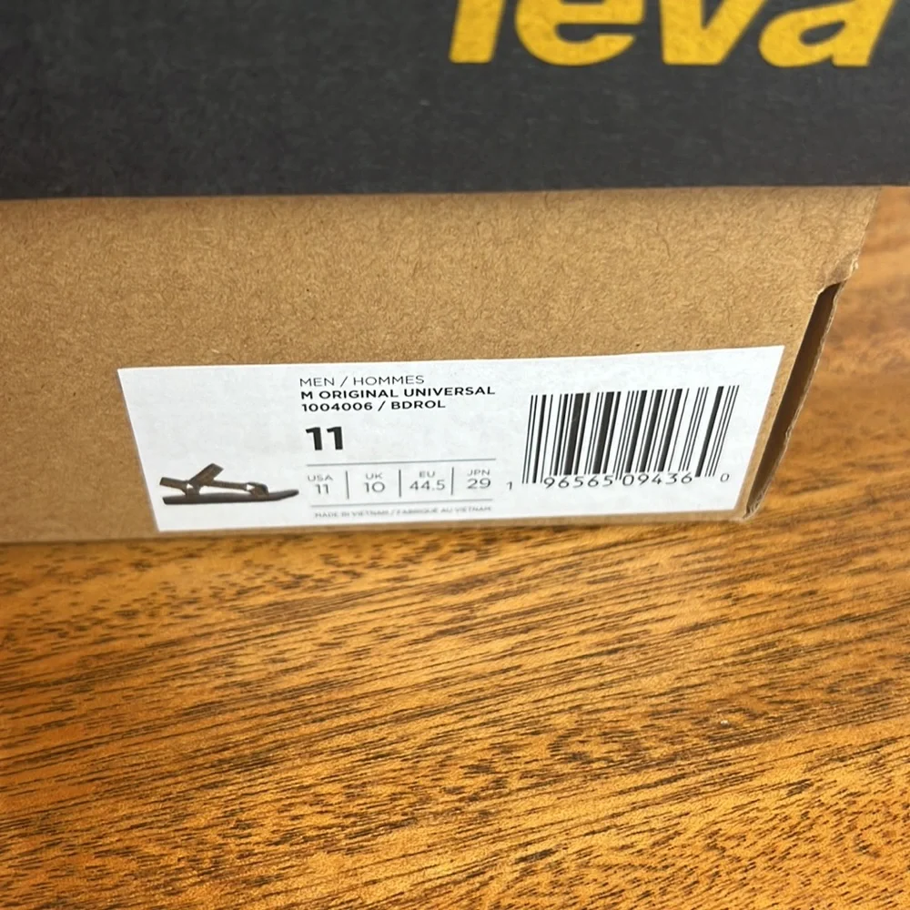 New with box, Teva Hommes sandals, size 11 - Picture 6 of 8
